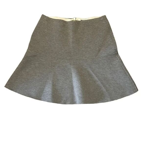 DKNY gray stretchy skirt. Fully lined. Size medium. - Picture 1 of 3